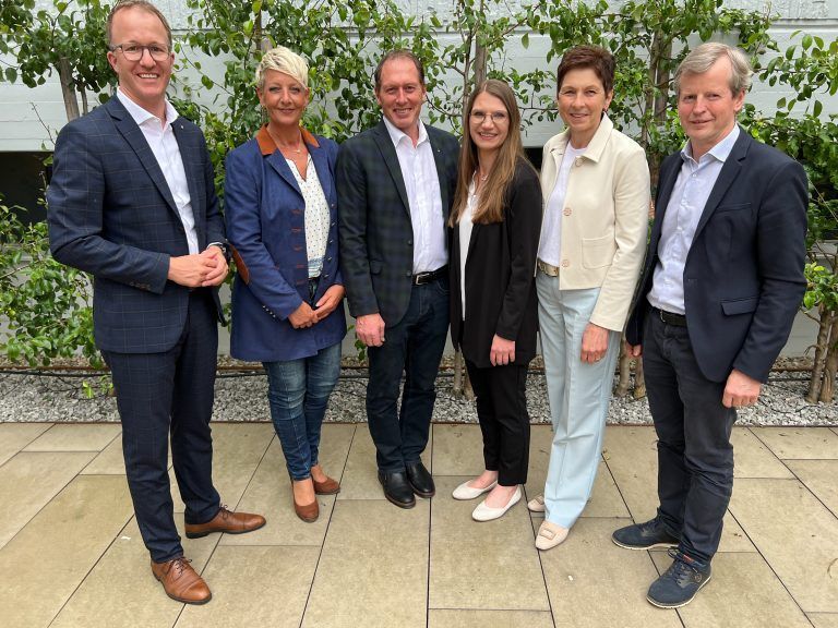 LR Christian Gantner, Referentin Elke Pelz-Thaller, Präs. Josef Moosbrugger, Petra Wiedemann, Obfrau Andrea Schwarmann und BSBZ-Dir. Markus Schwärzler. Franc