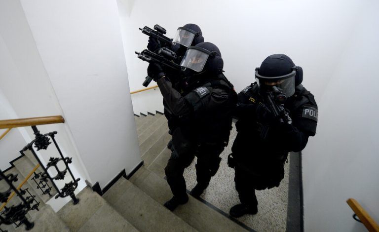 Beamte der Spezialeinheit Cobra wurden zum Einsatz gerufen. apa