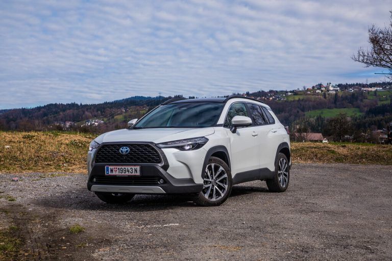 Corolla Cross drängt in der Kompakt-SUV-Klasse nach vorne. steurer