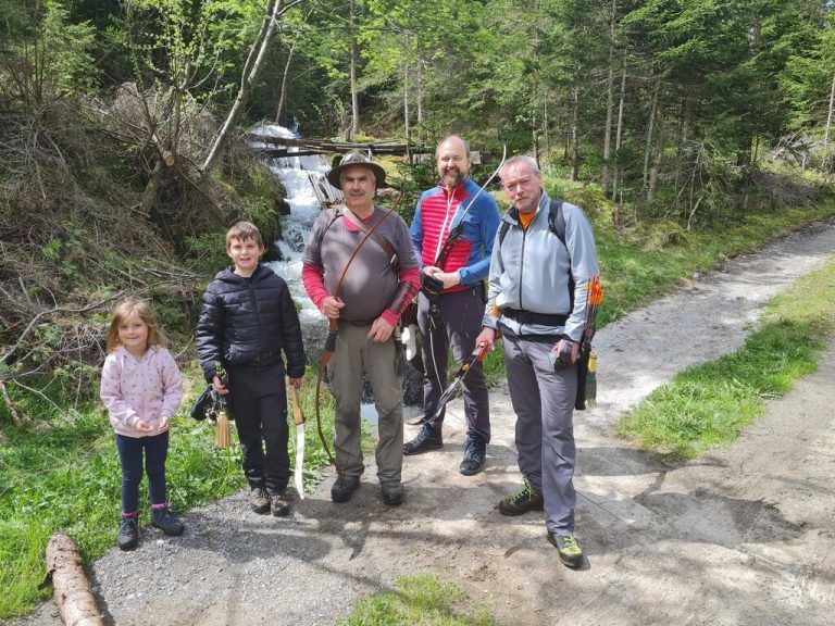 Die Bogenschützen Ewald, Lionel, Sarina, Bernd und Christoph.JBV Meiningen