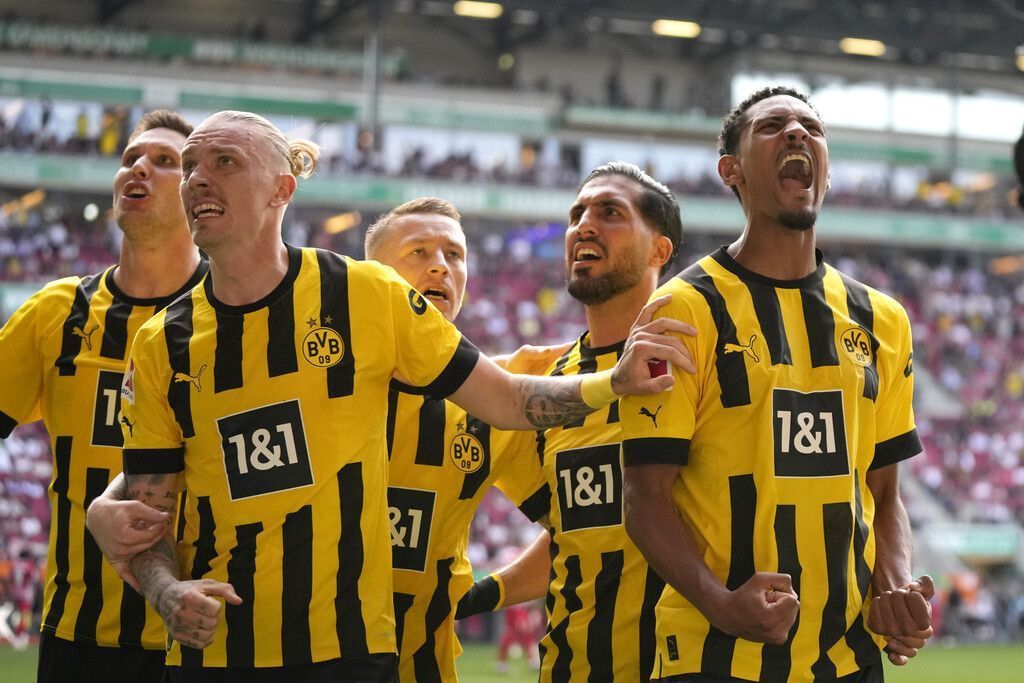 Borussia Dortmund nutzt Patzer von Bayern München aus