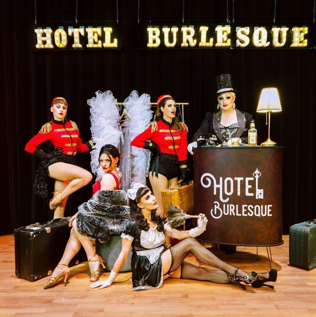 Willkommen im Hotel Burlesque