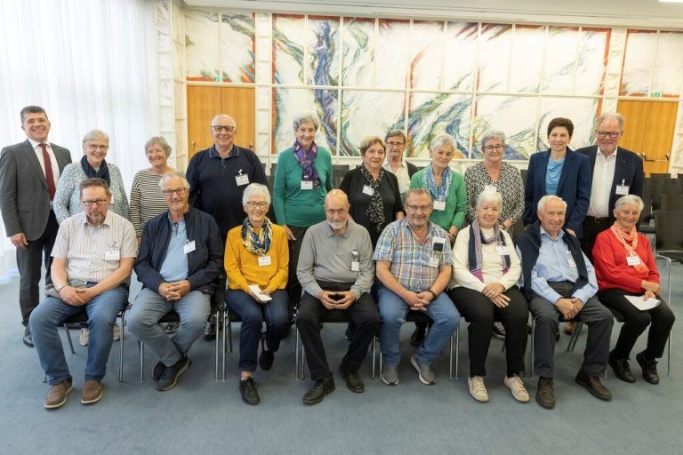 Die Götzner Senior(inn)en im Landhaus.Maurice Shourot
