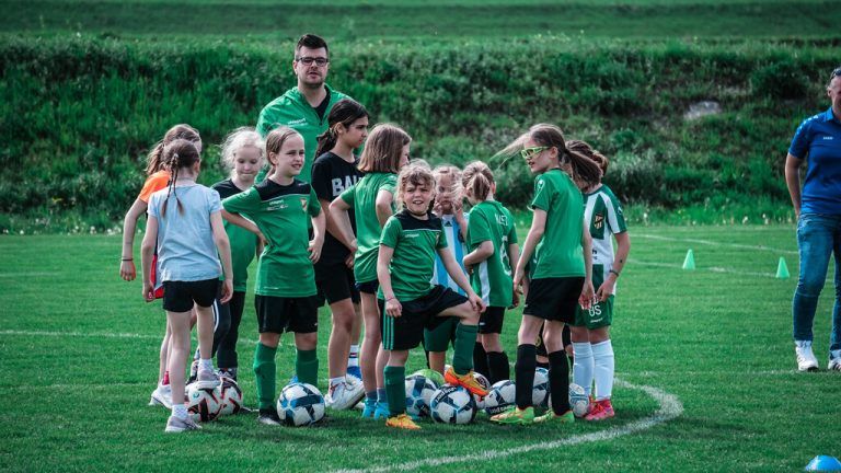 Die jungen Fußballerinnen sollen für eine grün-weiße Zukunft im Frauenfußball sorgen.SCA