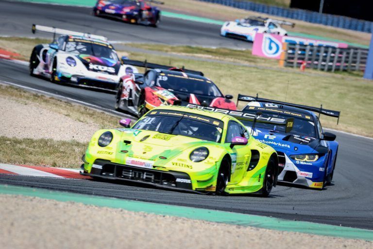 Duell in Oschersleben zwischen Thomas Preining und René Rast. gepa