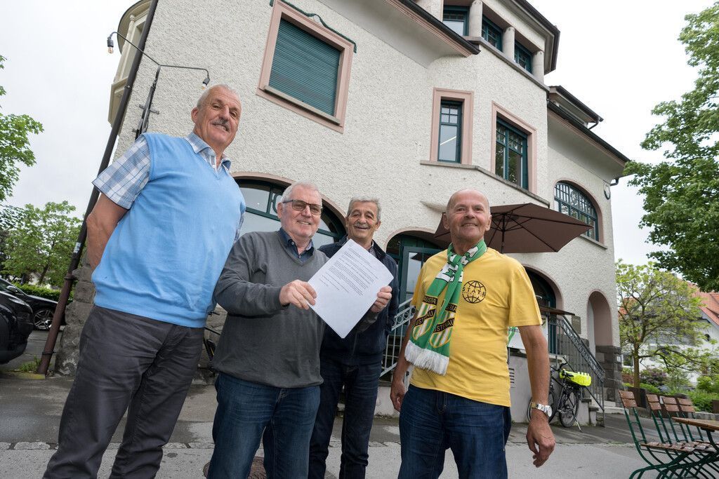 Stammgäste kämpfen für „ihr“ Austria-Café