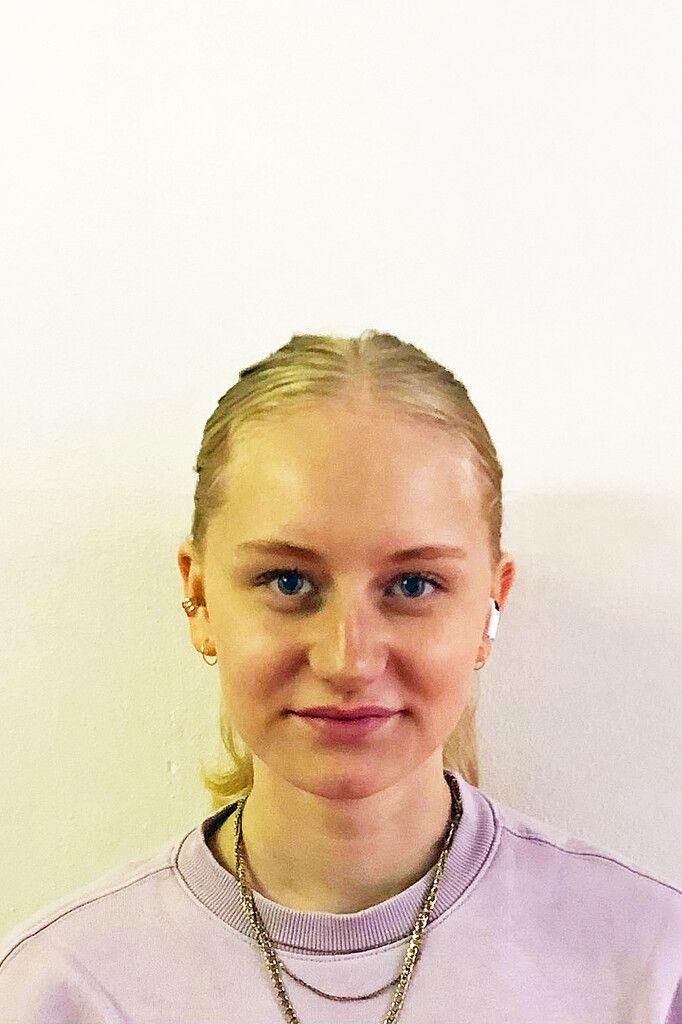 Für mich ist bedeutend, dass EU-BürgerInnen ohne Visum in jedem Mitgliedstaat leben und arbeiten können. Für SchülerInnen kann ein Austausch einfacher organisiert werden. Die EU bietet einen starken Schutz der Bürgerrechte, Meinungsfreiheit, Gleichberechtigung und des Datenschutzes. Paula Novak, 15, Altach