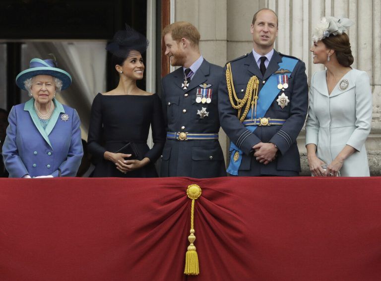 Harry und Meghan haben dem Königshaus längst den Rücken gekehrt.ap