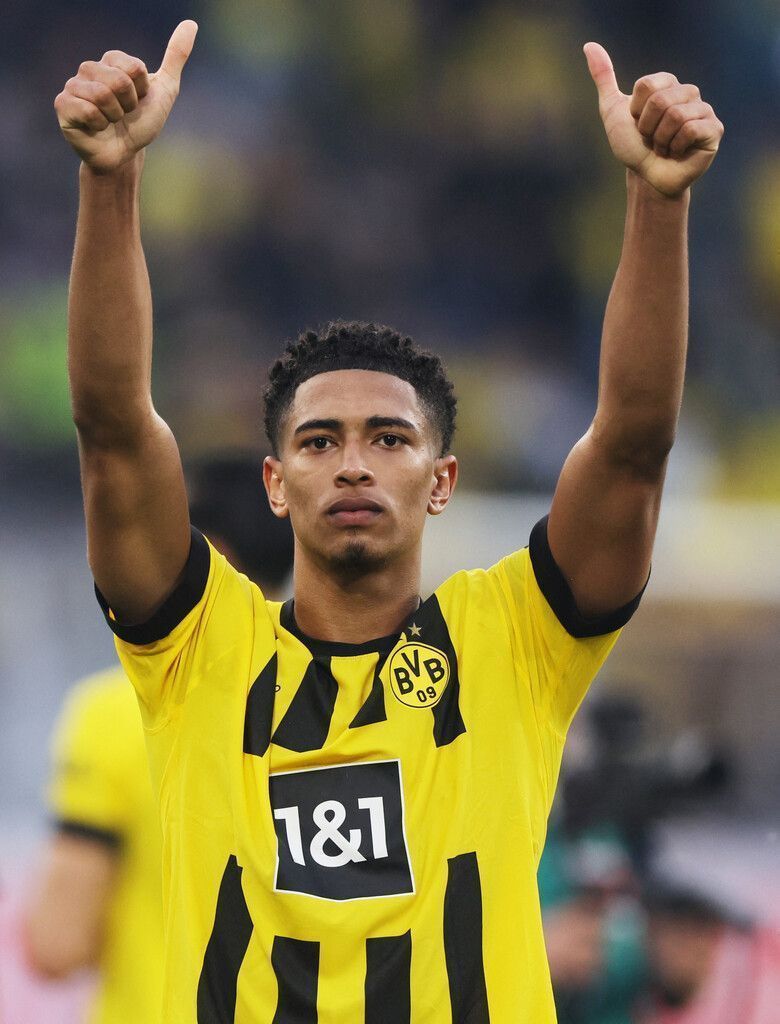 Bayern und Dortmund  im Gleichschritt