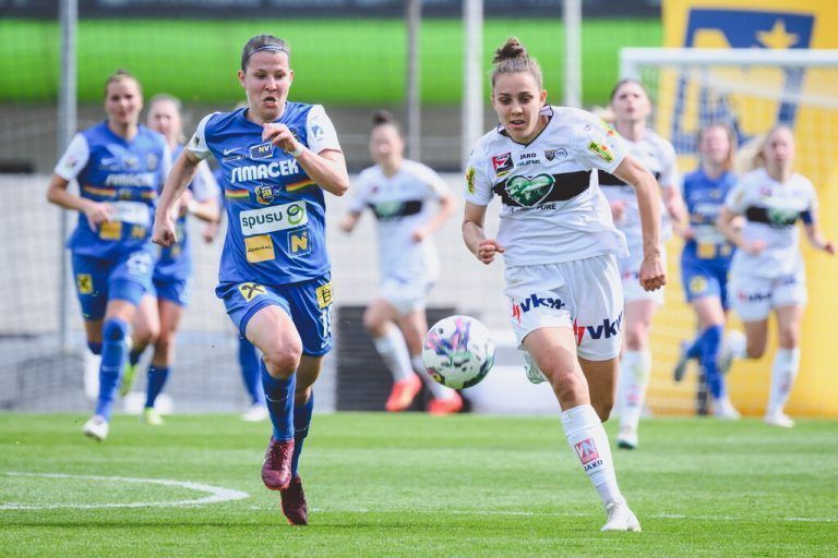 Linda Natter in Aktion, gegen St.-Pölten-Spielerin Julia Tabotta.apa