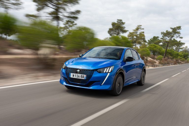 Peugeot 208: Optische Bescheidenheit ist die Sache des Franzosen schon lange nicht mehr. Motorisch kann man wählen zwischen Benzin, Diesel und Strom.