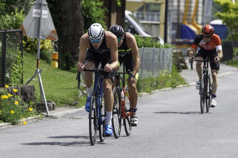 Rad-an-Rad-Duell zwischen Brody Kapeller und Jakob Meier. Privat