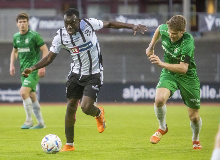 Sani Musah (l.) und SW Bregenz konnten das Übergewicht beim Ballbesitz nicht in Chancen ummünzen. Paulitsch
