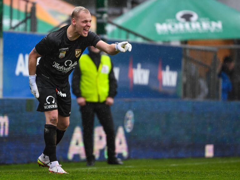 Stammgoalie Domenik Schierl ist aktuell unzufrieden.gepa