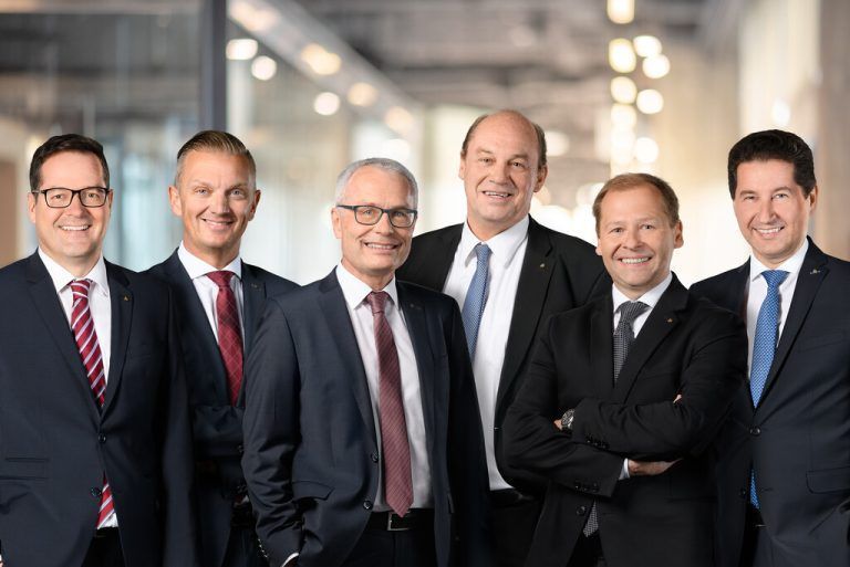 Vorstand: Martin Jäger, Wolfgang Eichler, Anton Steinberger, Gerhard Lutz, Hermann Bachmann und Harald Giesinger. SPK/Rhomberg