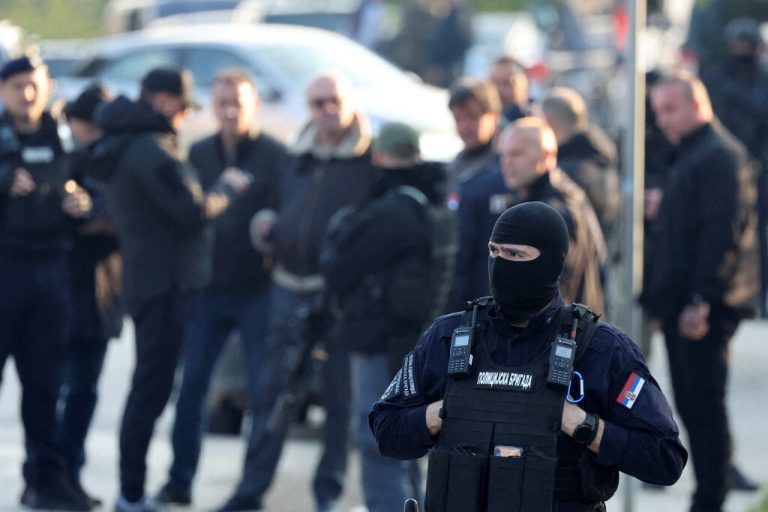 Zwei Schusswaffenangriffe forderten in dem Balkanstaat seit Mittwoch insgesamt 17 Tote. Reuters