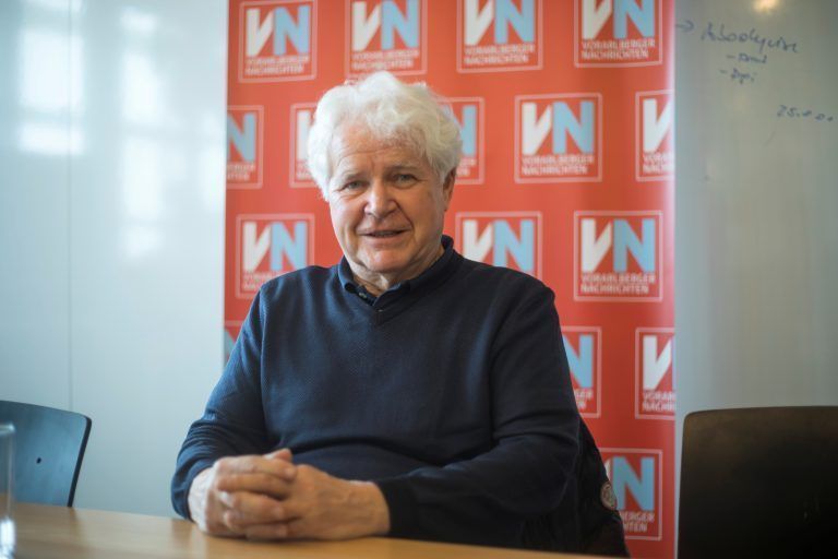 Kurt Mathis lädt Interessierte am Montag zur Vorstellung der Funde im Kirchenschiff ein. <span class="copyright">VN/Paulitsch</span>