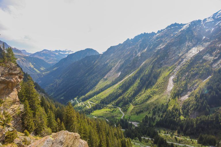 Silvretta Hochalpenstraße, Thema sind die Felssicherungsarbeiten vor der Straßeneröffnung. <span class="copyright">VN/Steurer</span>