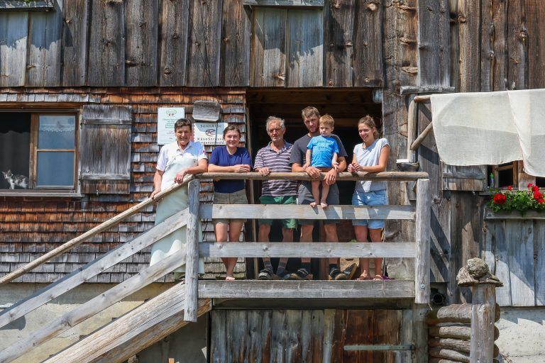 Die Alpe ist ein generationenübergreifendes Familienprojekt der Schneiders. Rechtmäßiger Pächter ist jetzt Sohn Stefan. 