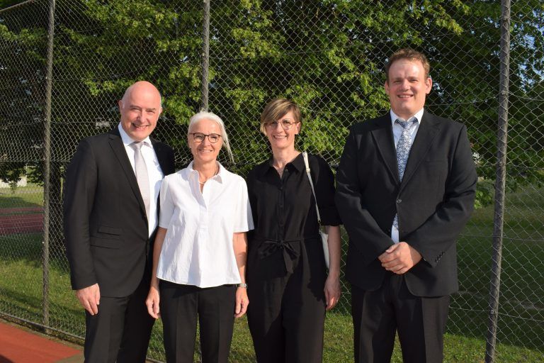 Direktor Ariel Lang und die Klassenvorstände Susanne Greber-Germann, Maria Meusburger-Bereuter und Benedikt Lang (v. l.)