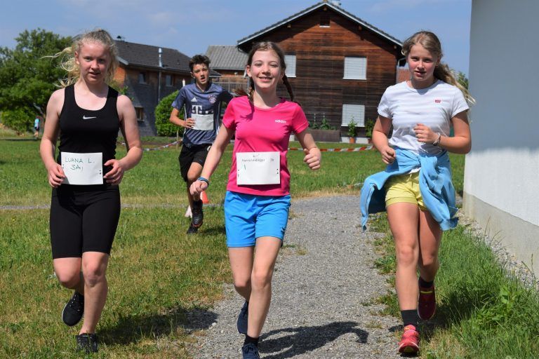 130 Mittelschüler im Lauffieber für einen guten Zweck.