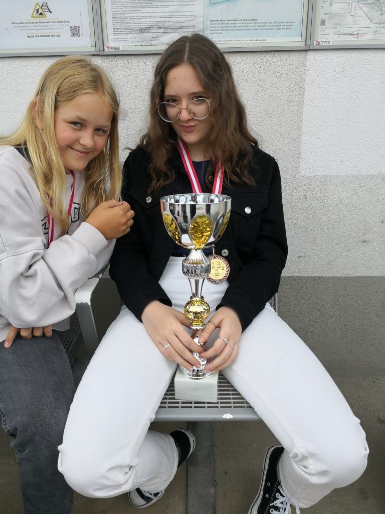 Die zwei Top-Skorerinnen: Antonia Bösch (links) schaffte den zweiten Platz und Amela Kurjakovic (rechts) den ersten Platz in der Einzelwertung. 