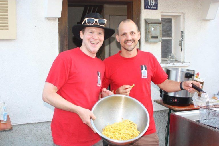 Auch die Pommes wurden frisch zubereitet.