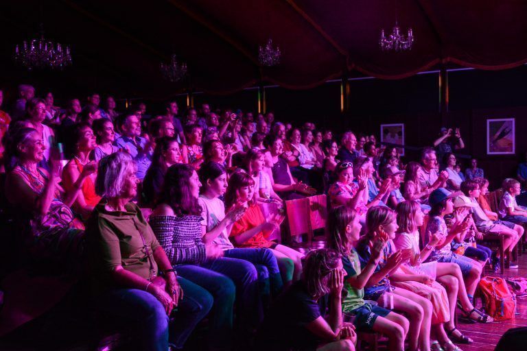 Das Publikum war begeistert von der Show. 