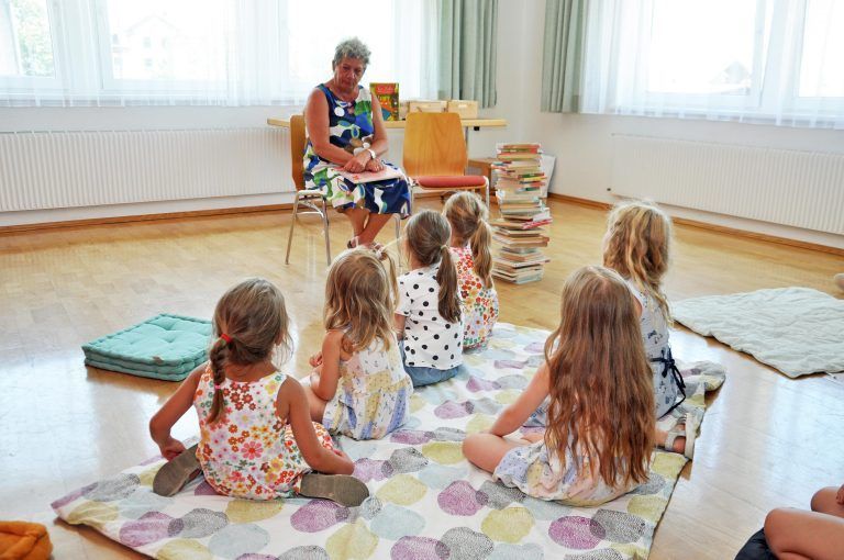 Jede Stadtteilbücherei gestaltete eine Lesung für Kinder.