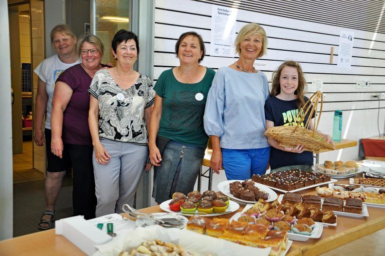 Das Hatler Büchereiteam hatte feine Köstlichkeiten vorbereitet.
