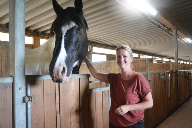 Vereinspräsidentin Karin Simma gibt den Kindern ihre Begeisterung für diesen Sport weiter.