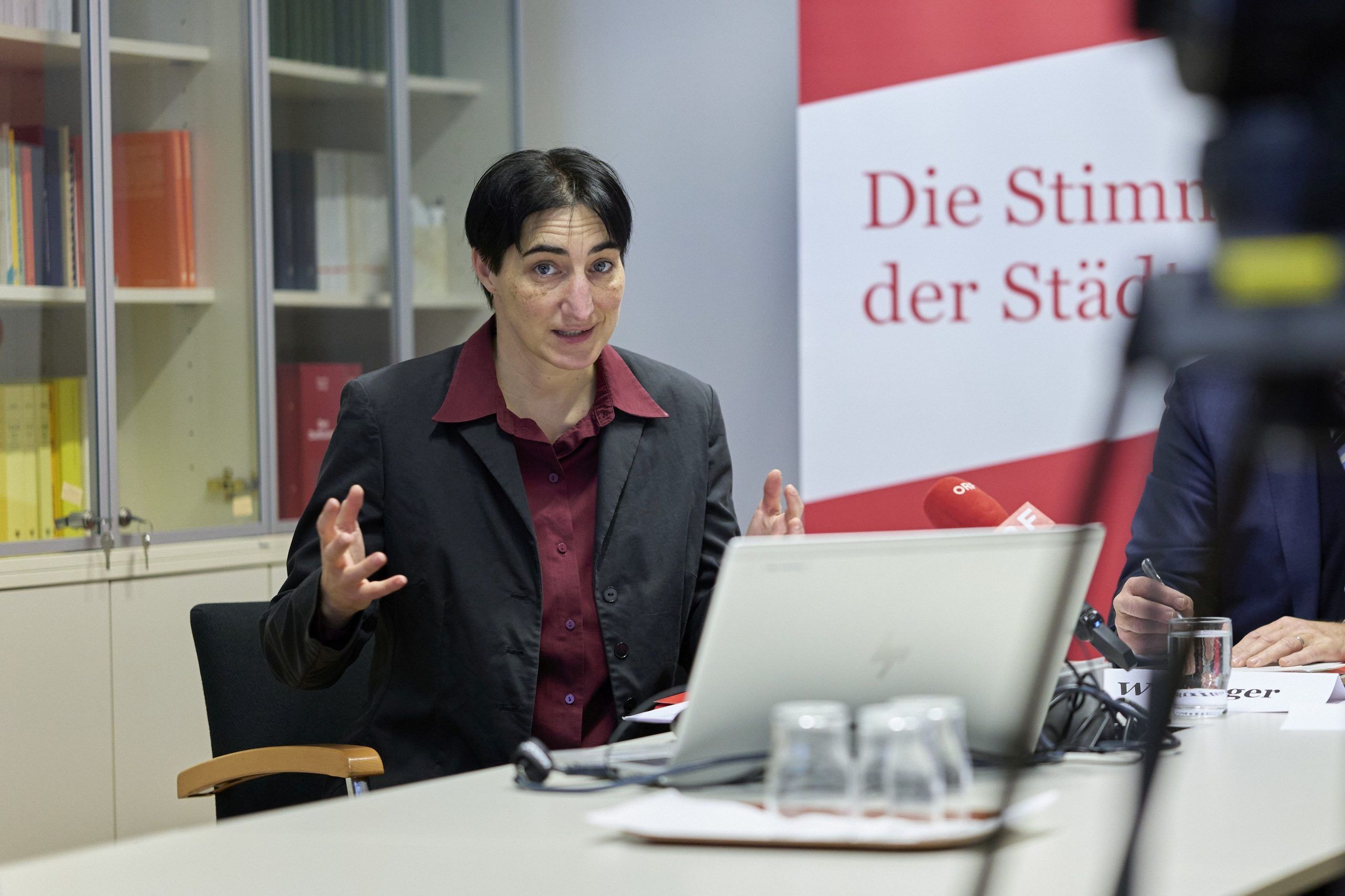 Karoline Mitterer ist Ökonomin am KDZ. Städtebund