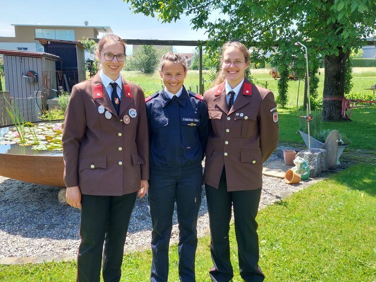 Felicitas und ihre Schwestern Katharina und Nathalie engagieren sich bei der Feuerwehr Lustenau. <span class="copyright">Maier</span>