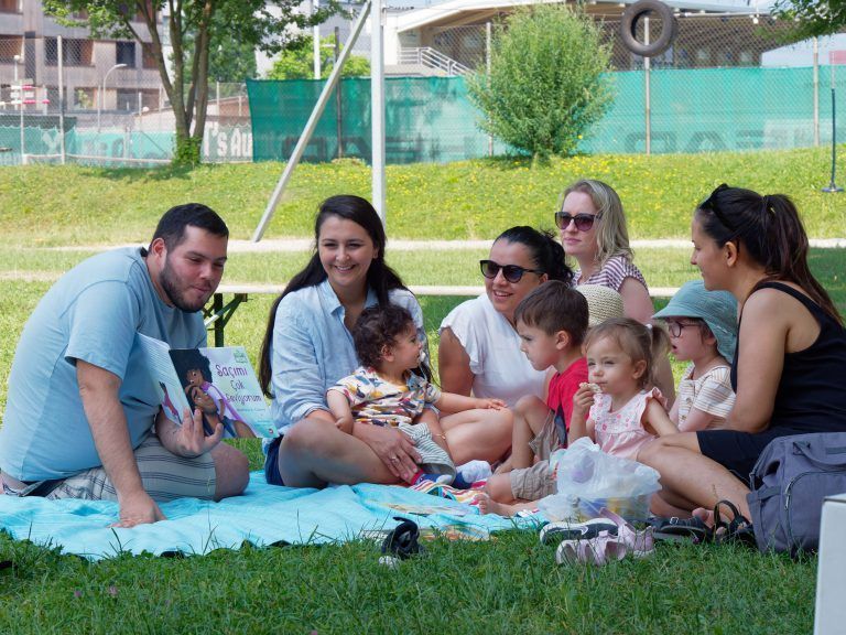 Ein mehrsprachiges Literaturpicknick gehörte zum Programm dazu.Stadt