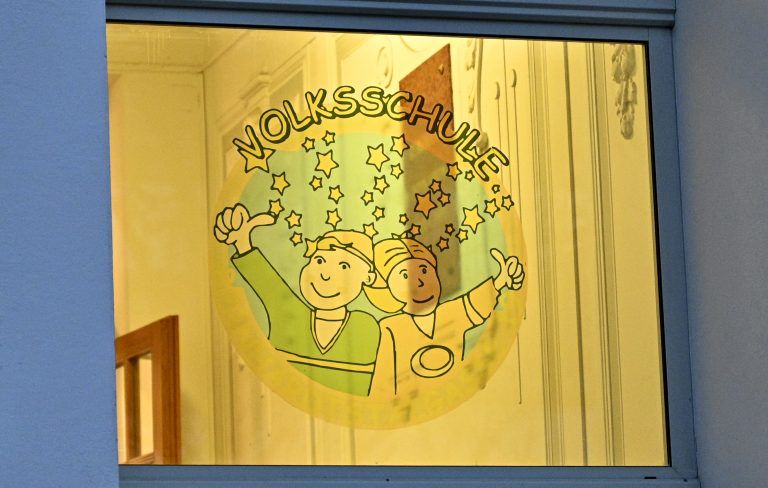 Jubel, Trubel, unbeschwerte Lernfreude. So ganz ungetrübt ist die Atmosphäre auch an Volksschulen nicht immer. Es brauchen auch dort mehr Kinder Nachhilfe.  <span class="copyright">Symbolfoto APA</span>