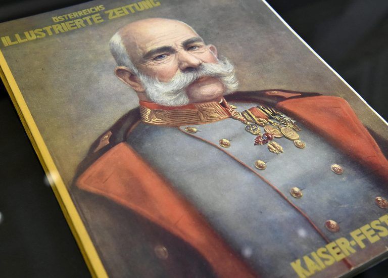 Kaiser Franz Joseph liebte vor allem den Kaiserschmarrn. Es gibt viele Legenden, wie die Speise zu ihrem Namen kam.  <span class="copyright">APA/HELMUT FOHRINGER</span>