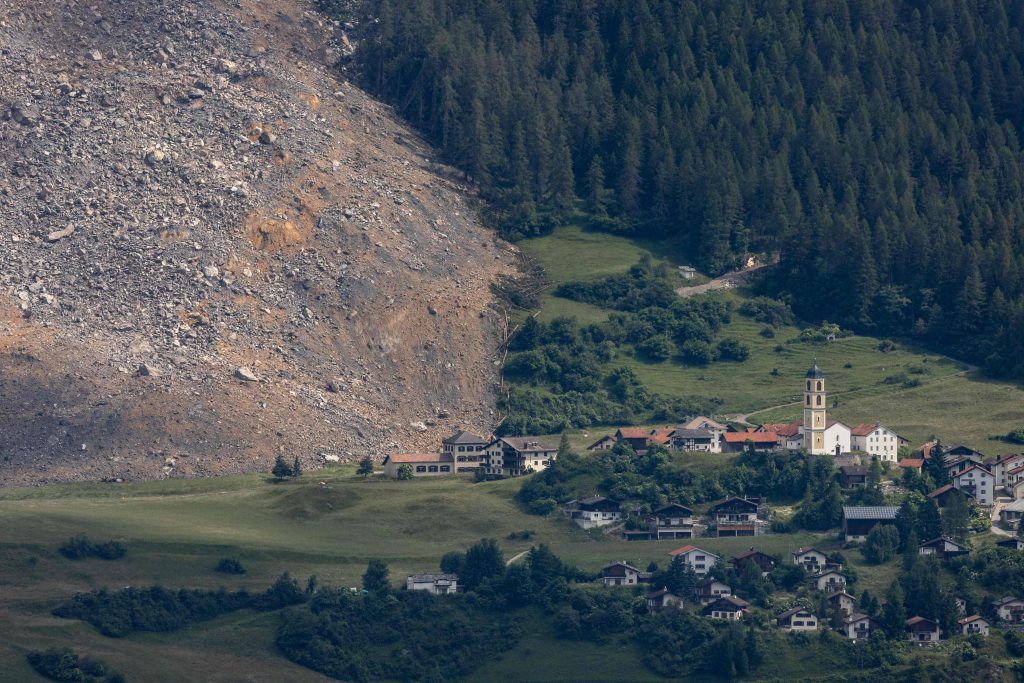 Riesige Felsmassen verfehlten Schweizer Bergdorf nur knapp