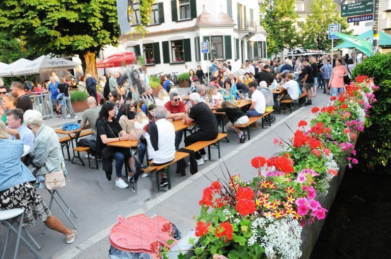 Zum Abendtörn in Hard fanden sich zahlreiche Gäste ein.
