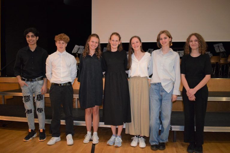 Shiyar Kousa, Julius Vögel, Lina Rüscher, Alina Fetz, Lea Peter, Alma Flatz und Jana Grassl präsentierten ihre Arbeiten. <span class="copyright">ME/9</span>
