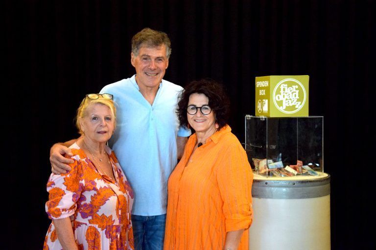 Monika Peng (l.) mit Reinhold und Gerda Morre.