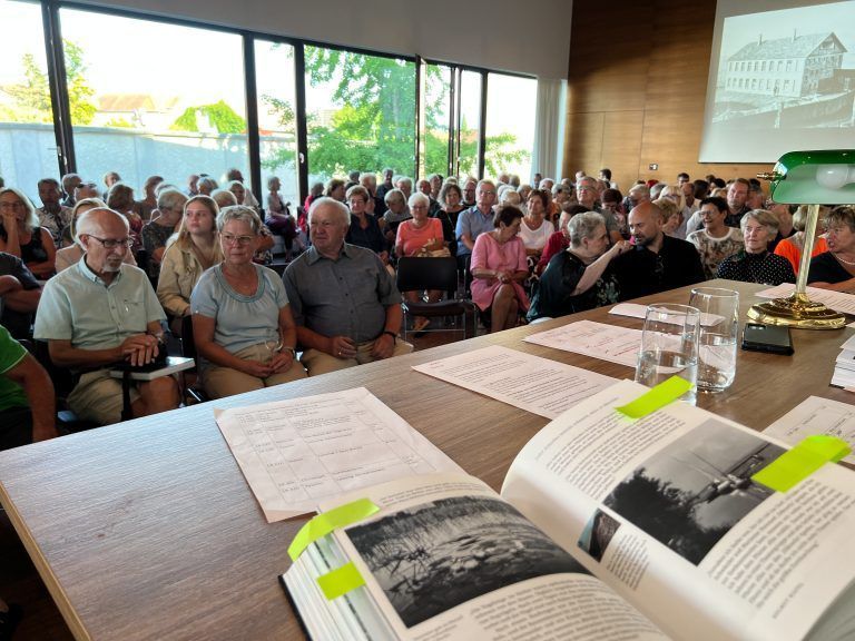 Der Andrang auf die Buchpräsentation war groß. <span class="copyright">Franc</span>
