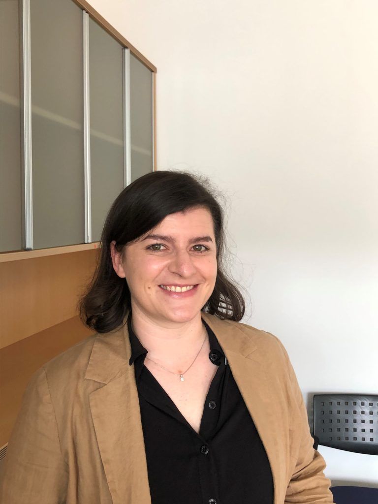 Elisabeth Mettauer, Kommunikationsleiterin der Bildungsdirektion Vorarlberg, weist auf die Unterstützungsformen des Systems hin.  <span class="copyright">VN/Hämmerle</span>