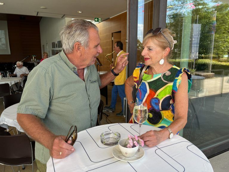 Franz March und Brigitte Kilzer im Gespräch.