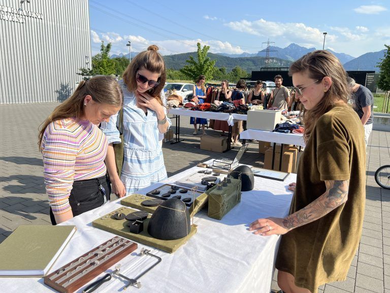 Beim Local Trand Market konnte nach der Arbeit in entspannter Atmosphäre geshoppt werden. <span class="copyright">FRANC</span>