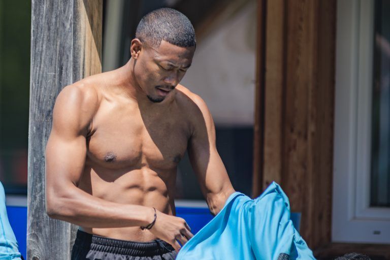 David Alaba, der ein zweites Mal Vater wurde, zeigt sich im Trainingslager körperlich von seiner besten Seite. <span class="marker"><span class="copyright">gepa</span></span>