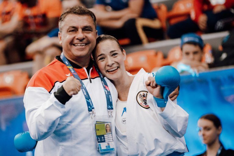 Ein Erfolgsgespann: Bettina Plank und Coach Juan Luiz Benitez Cardenes.GEPA