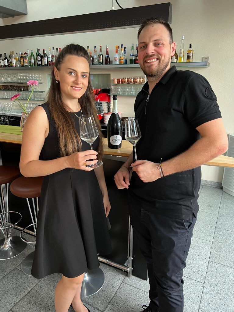 Auch die Geschwister Patricia und Matthias Vodenac (Weinzeit) waren dabei.