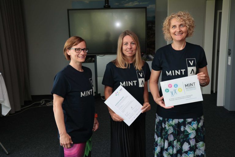 Zweites MINTZertifikat für VS Blattur Vorarlberger Nachrichten VN.at