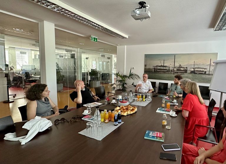 Zu Besuch waren sie zudem bei Michael Stabodin vom Landbus Unterland. <span class="copyright">Grüne</span>