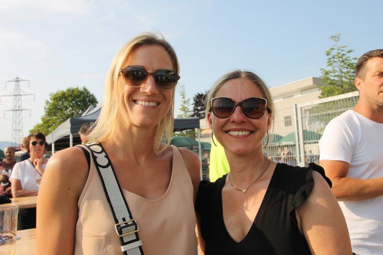 Auch Desiree und Sabine feierten mit dem FC Koblach ein schönes Fest.